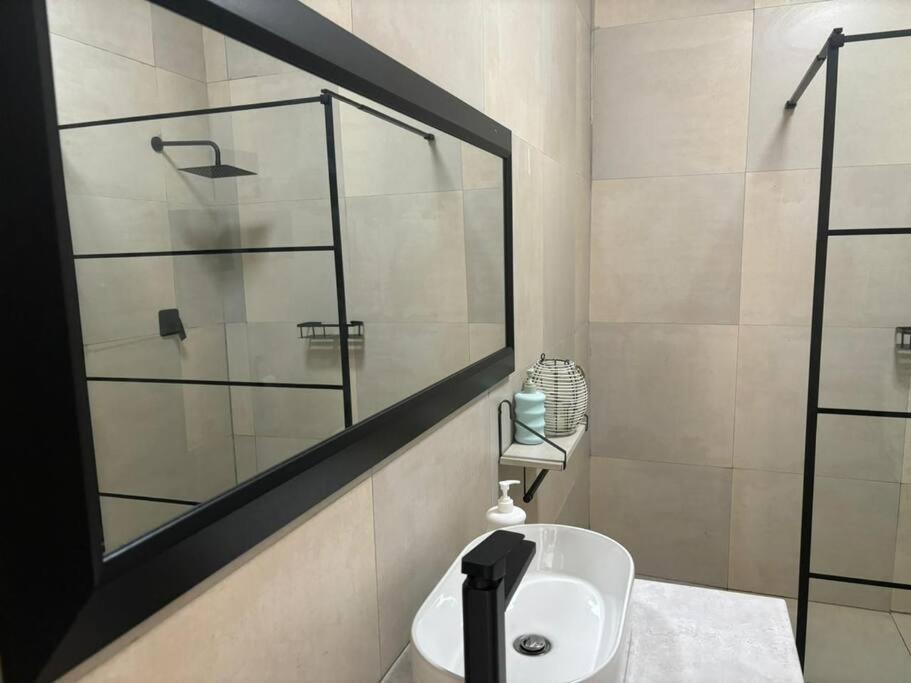 Cosy Nest 5 Min2sandton 2 *