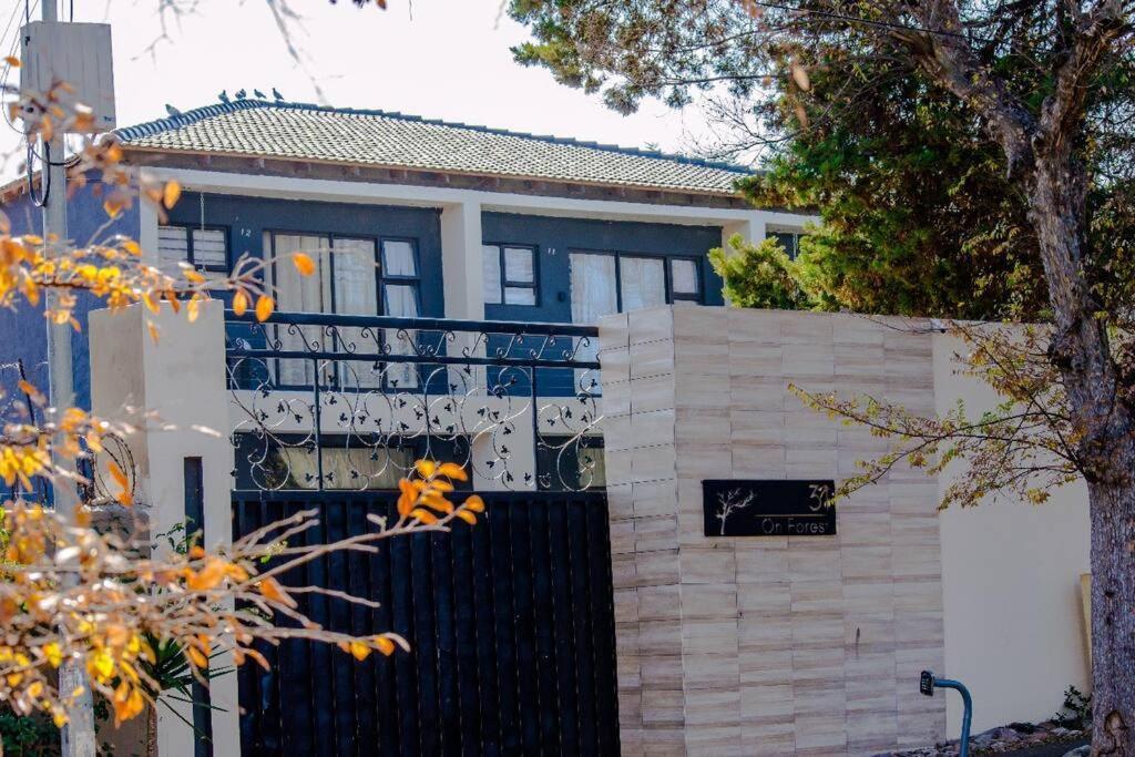 Cosy Nest 5 Min2sandton 2 Apartamento *