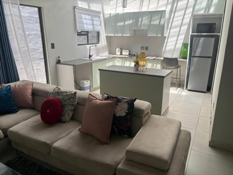 Apartamento Cosy Nest 5 Min2sandton 2