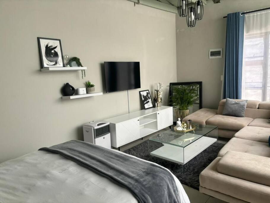 Cosy Nest 5 Min2sandton 2 Johannesburg